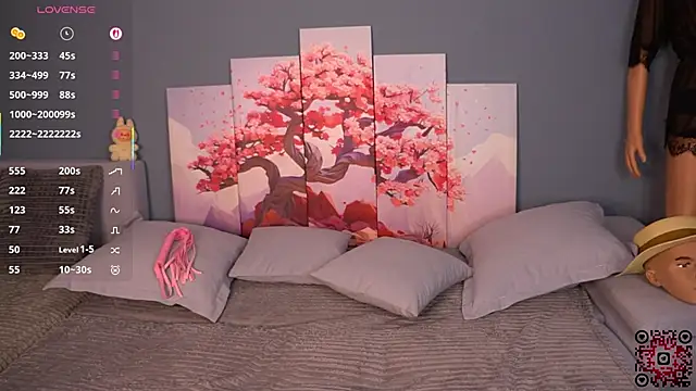 Snapshot of KissieKat chatting on October 8, 2025, 8:27 am KissieKat online show from October 8, 2025, 8:27 am