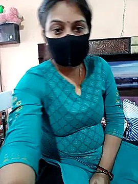 Priyanka Pal online show from November 12, 2025, 3:43 am