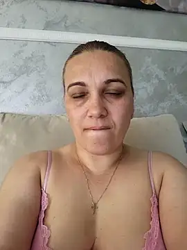 Snapshot of PalomaDesireee chatting on May 12, 2026, 9:04 am PalomaDesireee online show from May 12, 2026, 9:04 am