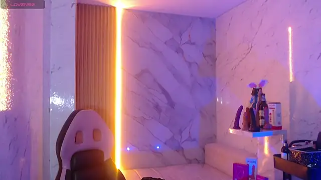 Sophia tf online show from June 6, 2026, 3:34 am