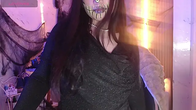 Sophia tf online show from October 28, 2025, 2:05 pm