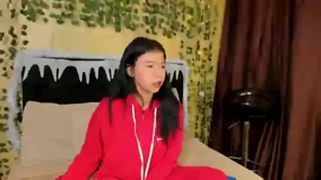 Tiffany Nm online show from December 19, 2025, 1:13 pm