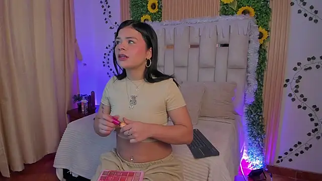 Snapshot of Jade_Nmm chatting on November 18, 2025, 1:03 pm Jade Nmm online show from November 18, 2025, 1:03 pm