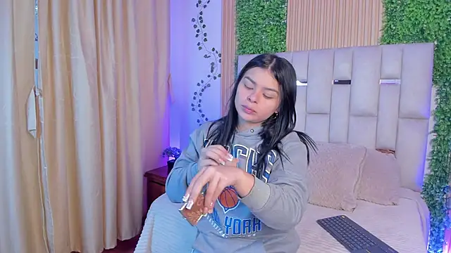 Snapshot of Jade_Nmm chatting on February 7, 2026, 1:08 pm Jade Nmm online show from February 7, 2026, 1:08 pm