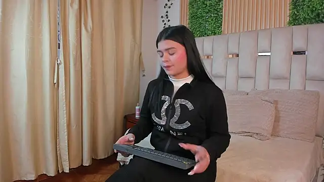 Snapshot of Jade_Nmm chatting on January 13, 2026, 1:26 pm Jade Nmm online show from January 13, 2026, 1:26 pm