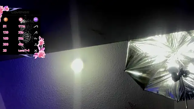 Snapshot of Hanna_wish chatting on November 3, 2025, 1:37 pm Hanna wish online show from November 3, 2025, 1:37 pm