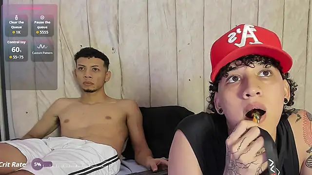 Snapshot of DustinandJordan chatting on November 5, 2025, 4:43 pm DustinandJordan online show from November 5, 2025, 4:43 pm