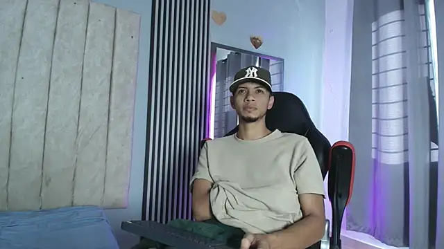 Snapshot of DustinandJordan chatting on November 22, 2025, 12:04 pm DustinandJordan online show from November 22, 2025, 12:04 pm