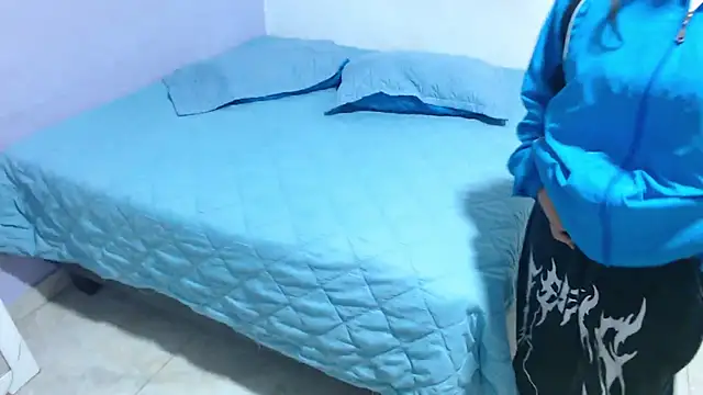 Snapshot of onixandghosty1 chatting on November 27, 2025, 7:03 pm onixandghosty1 online show from November 27, 2025, 7:03 pm