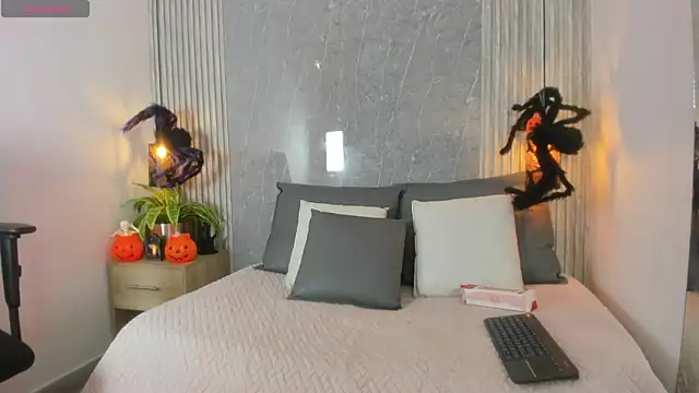 Dominic Taylor  online show from October 30, 2025, 3:16 am