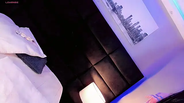 Ana Paaula23 online show from October 28, 2025, 8:41 pm