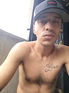 Santi2323xxX online show from February 2, 2026, 4:39 pm