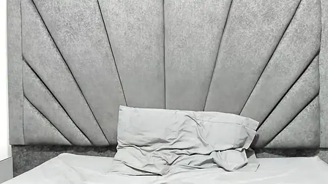 Snapshot of MielAndLeo chatting on November 20, 2025, 1:23 pm MielAndLeo online show from November 20, 2025, 1:23 pm