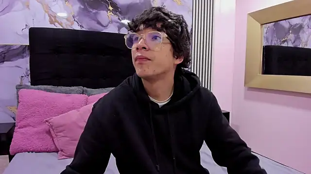 Snapshot of Desire_Ecstasy chatting on November 22, 2025, 1:10 pm Desire Ecstasy online show from November 22, 2025, 1:10 pm