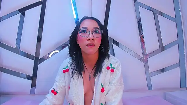 KiaraandEnzzo  online show from September 28, 2025, 2:07 am