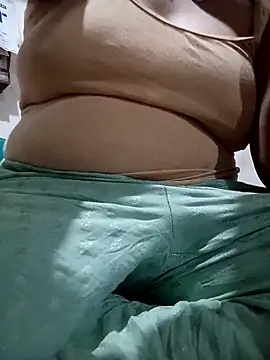 Snapshot of CUTGIRL76 chatting on March 12, 2026, 2:10 pm CUTGIRL76 online show from March 12, 2026, 2:10 pm
