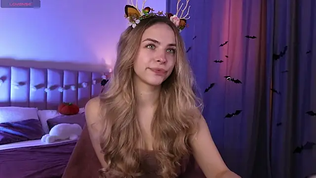 Snapshot of ShinyBarbie chatting on October 30, 2025, 6:23 am ShinyBarbie online show from October 30, 2025, 6:23 am