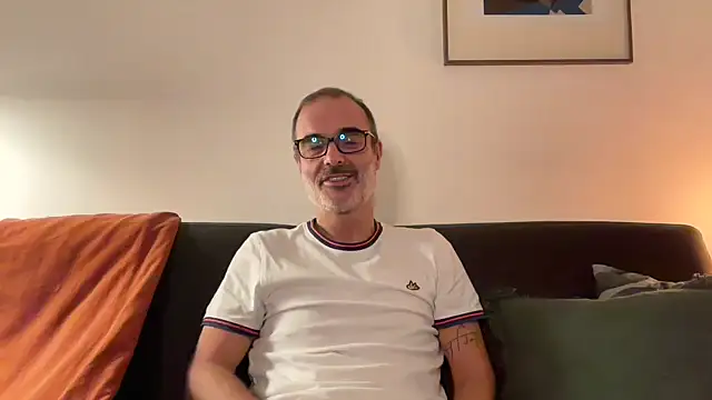 Snapshot of Milkywaymen chatting on November 12, 2025, 8:23 pm Milkywaymen online show from November 12, 2025, 8:23 pm