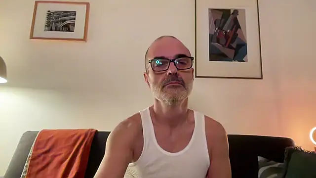 Snapshot of Milkywaymen chatting on December 15, 2025, 6:58 pm Milkywaymen online show from December 15, 2025, 6:58 pm