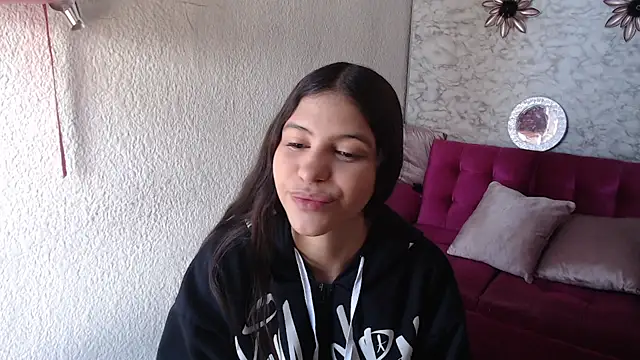 Snapshot of Evagirl69 chatting on May 20, 2026, 12:24 pm Evagirl69 online show from May 20, 2026, 12:24 pm