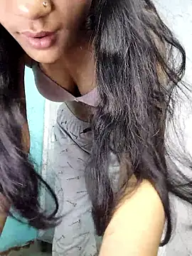 Snapshot of Nisha_cam12 chatting on October 5, 2025, 4:53 pm Nisha cam12 online show from October 5, 2025, 4:53 pm