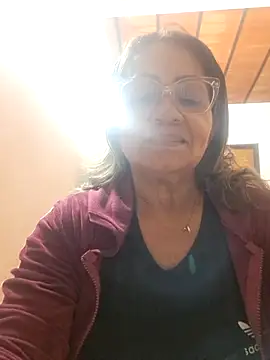 Snapshot of Vickysweeeettt chatting on June 11, 2026, 8:33 am Vickysweeeettt online show from June 11, 2026, 8:33 am