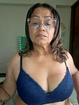 Vickysweeeettt online show from June 1, 2026, 2:39 pm