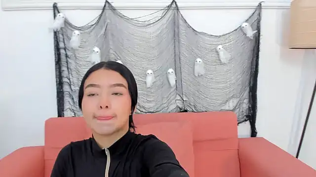 Snapshot of scarletross_ chatting on October 10, 2025, 11:22 am scarletross  online show from October 10, 2025, 11:22 am