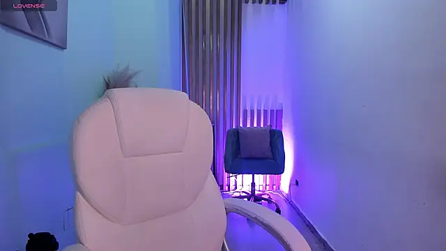 PauliinaBelle  online show from January 17, 2026, 1:26 pm