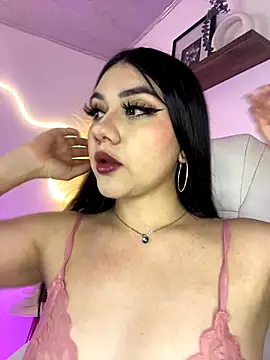 Zoe Serrat online show from September 17, 2025, 12:40 pm