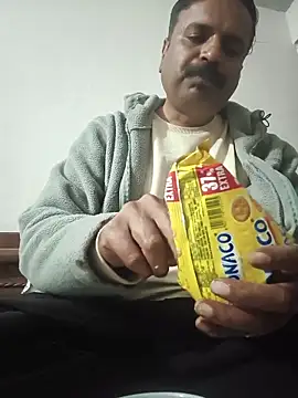 Snapshot of vardh033 chatting on December 17, 2025, 5:40 pm vardh033 online show from December 17, 2025, 5:40 pm