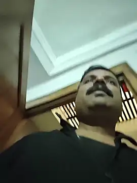 Snapshot of vardh033 chatting on December 17, 2025, 4:28 am vardh033 online show from December 17, 2025, 4:28 am