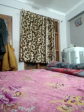 Snapshot of vardh033 chatting on February 4, 2026, 5:30 pm vardh033 online show from February 4, 2026, 5:30 pm