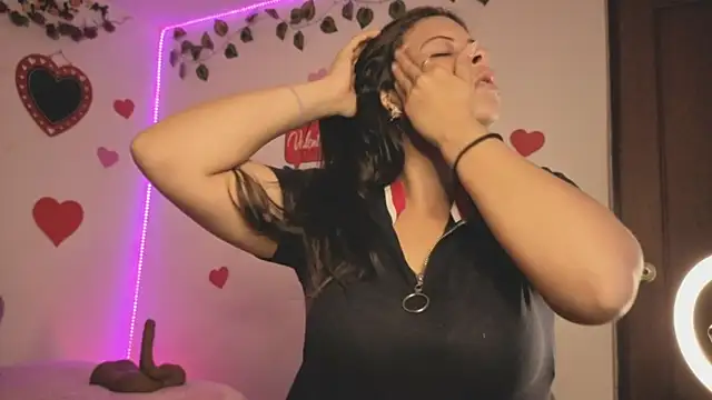 MiaCollinssx online show from February 24, 2026, 1:56 pm