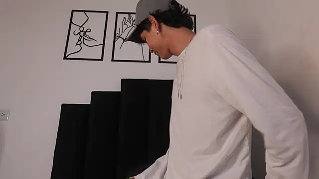 alexmark  online show from February 24, 2026, 1:23 pm