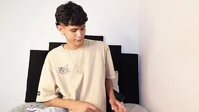 alexmark  online show from November 5, 2025, 7:28 pm