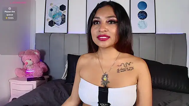 Naiaa Cruz online show from October 11, 2025, 7:26 pm