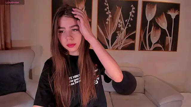 Snapshot of TiffannySins chatting on November 9, 2025, 11:09 pm TiffannySins online show from November 9, 2025, 11:09 pm