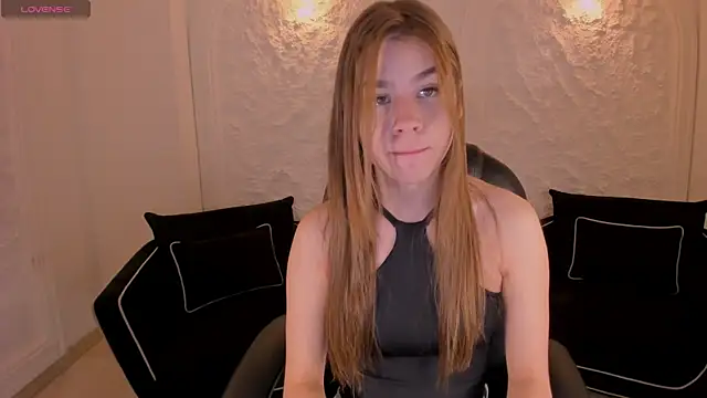 Snapshot of TiffannySins chatting on November 26, 2025, 3:28 am TiffannySins online show from November 26, 2025, 3:28 am