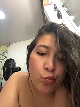 evelyn 1702 online show from June 4, 2026, 8:24 pm