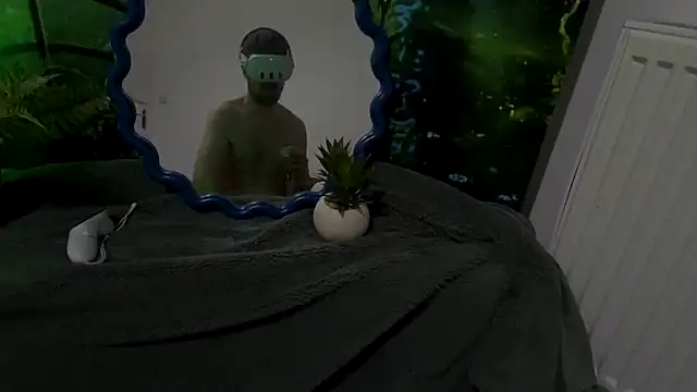 Snapshot of welcome-to-the-jungle chatting on February 24, 2026, 9:15 pm welcome-to-the-jungle online show from February 24, 2026, 9:15 pm