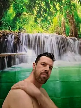 Snapshot of welcome-to-the-jungle chatting on January 16, 2026, 10:14 pm welcome-to-the-jungle online show from January 16, 2026, 10:14 pm