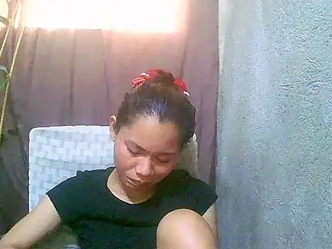 Sweeetgurll online show from May 19, 2026, 1:56 am