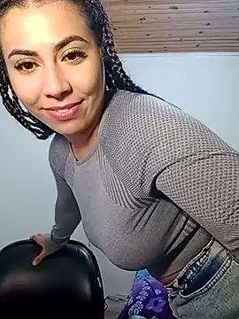 Snapshot of A_maddy chatting on October 21, 2025, 1:05 am A maddy online show from October 21, 2025, 1:05 am