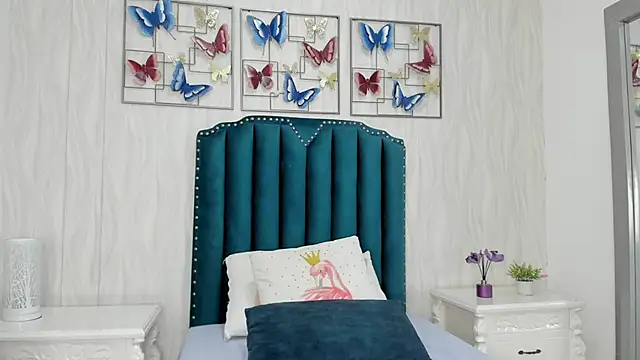 Snapshot of Alison_Carde05 chatting on December 1, 2025, 7:48 pm Alison Carde05 online show from December 1, 2025, 7:48 pm