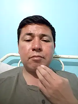 Snapshot of rgh11 chatting on October 17, 2025, 5:55 am rgh11 online show from October 17, 2025, 5:55 am