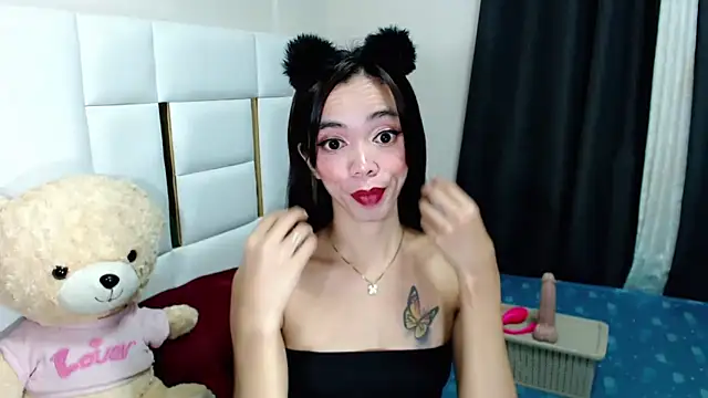 Snapshot of diamondnaked_ chatting on September 25, 2025, 4:57 pm diamondnaked  online show from September 25, 2025, 4:57 pm