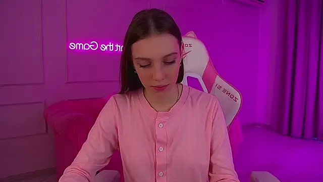 Snapshot of VeronicaVances chatting on February 3, 2026, 6:33 am VeronicaVances online show from February 3, 2026, 6:33 am