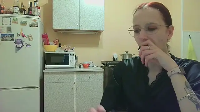 Snapshot of Lucy_Divine chatting on November 20, 2025, 10:42 pm Lucy Divine online show from November 20, 2025, 10:42 pm