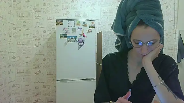 Snapshot of Lucy_Divine chatting on December 3, 2025, 2:27 pm Lucy Divine online show from December 3, 2025, 2:27 pm